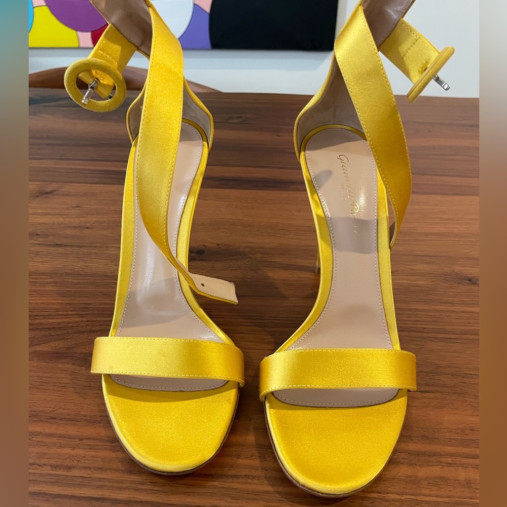Brand New Gianvito Rossi Portofino Sandal 38.5